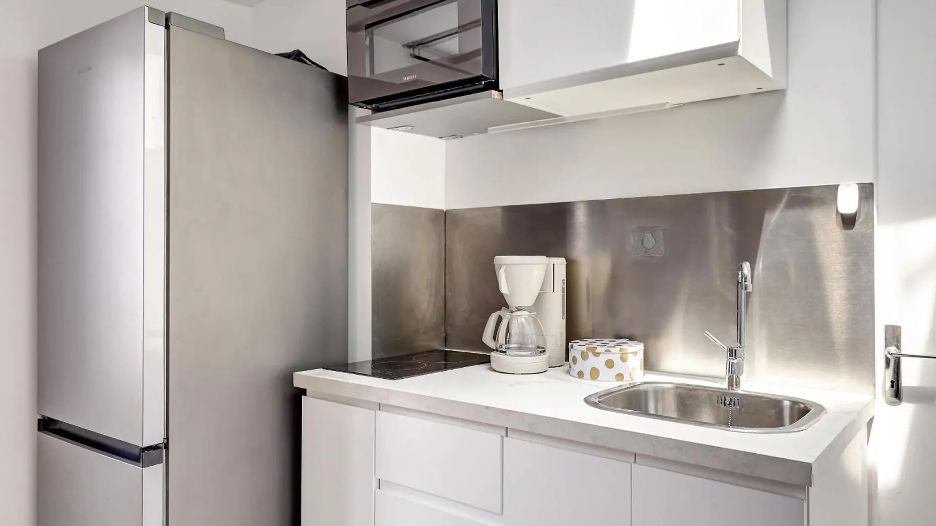 شقة Chic 1Br Steps From Montorgueil & Le Marais باريس