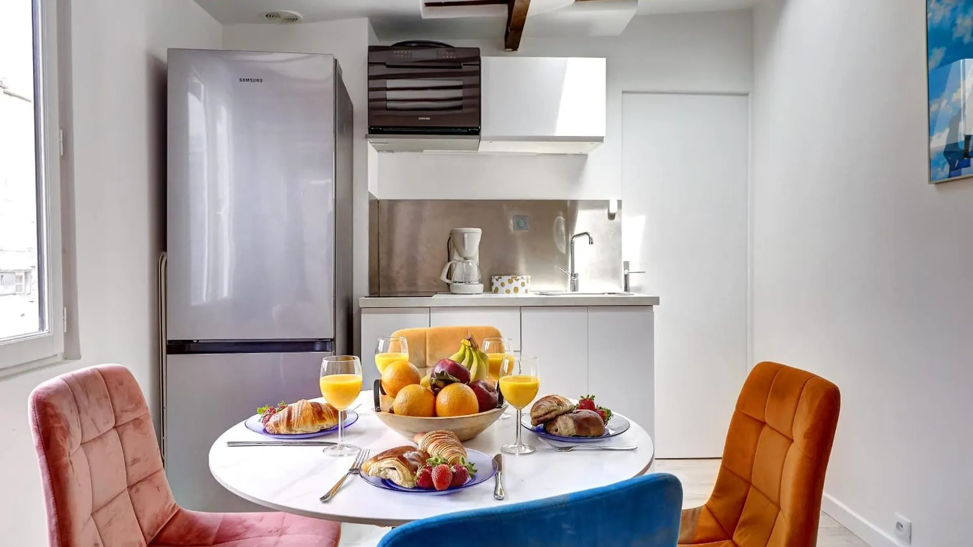 شقة Chic 1Br Steps From Montorgueil & Le Marais باريس